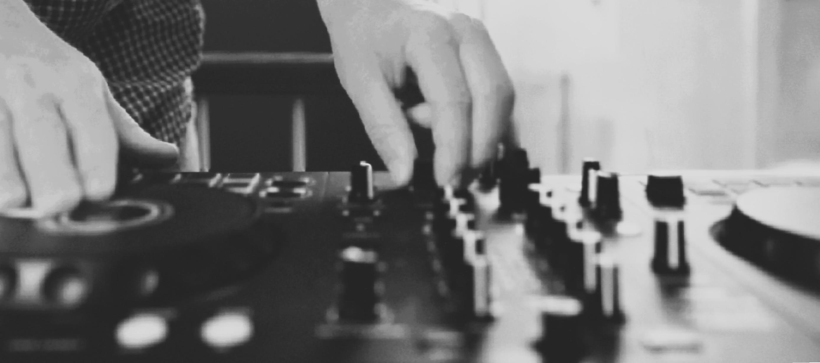 DJ header